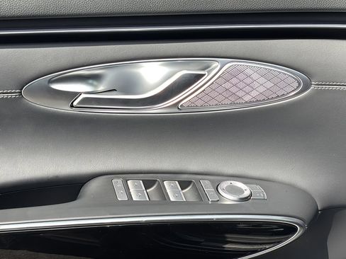 Certified 2026 Genesis GV70 2.5T AWD/4WD image 16