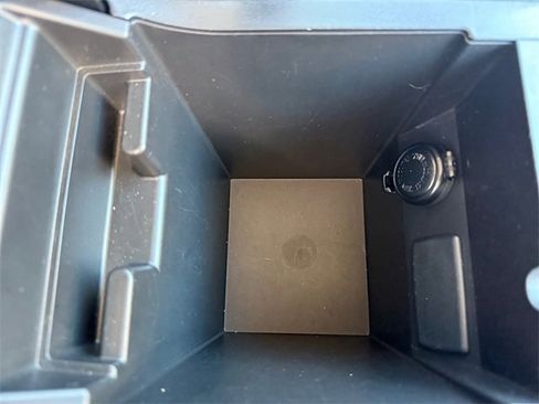 Used 2022 Subaru Crosstrek 2.0i Premium w/ Moonroof Package image 22