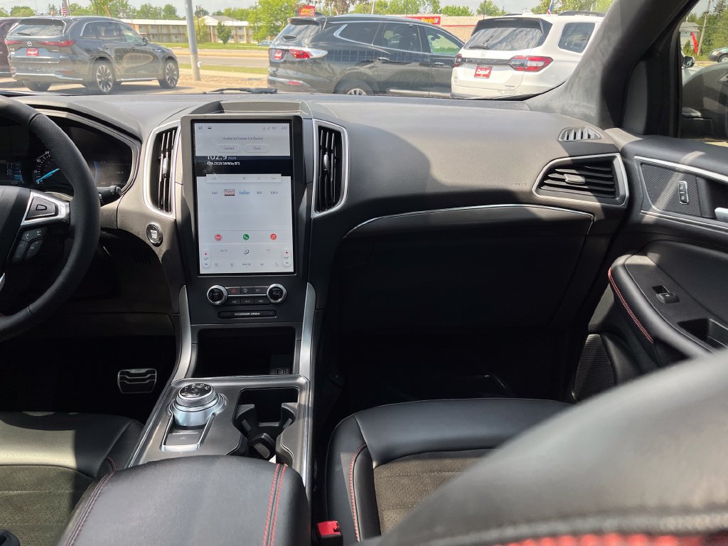 Used 2024 Ford Edge ST-Line AWD/4WD image 23