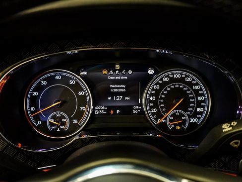 Used 2020 Bentley Bentayga V8 image 35