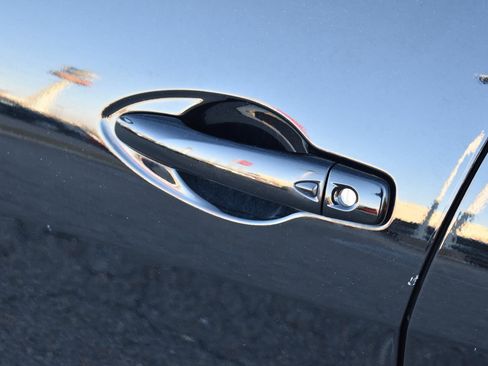 Used 2022 Nissan Maxima SR w/ Sport Mat Group image 5