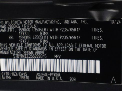 Certified 2025 Toyota Sienna XLE FWD image 16