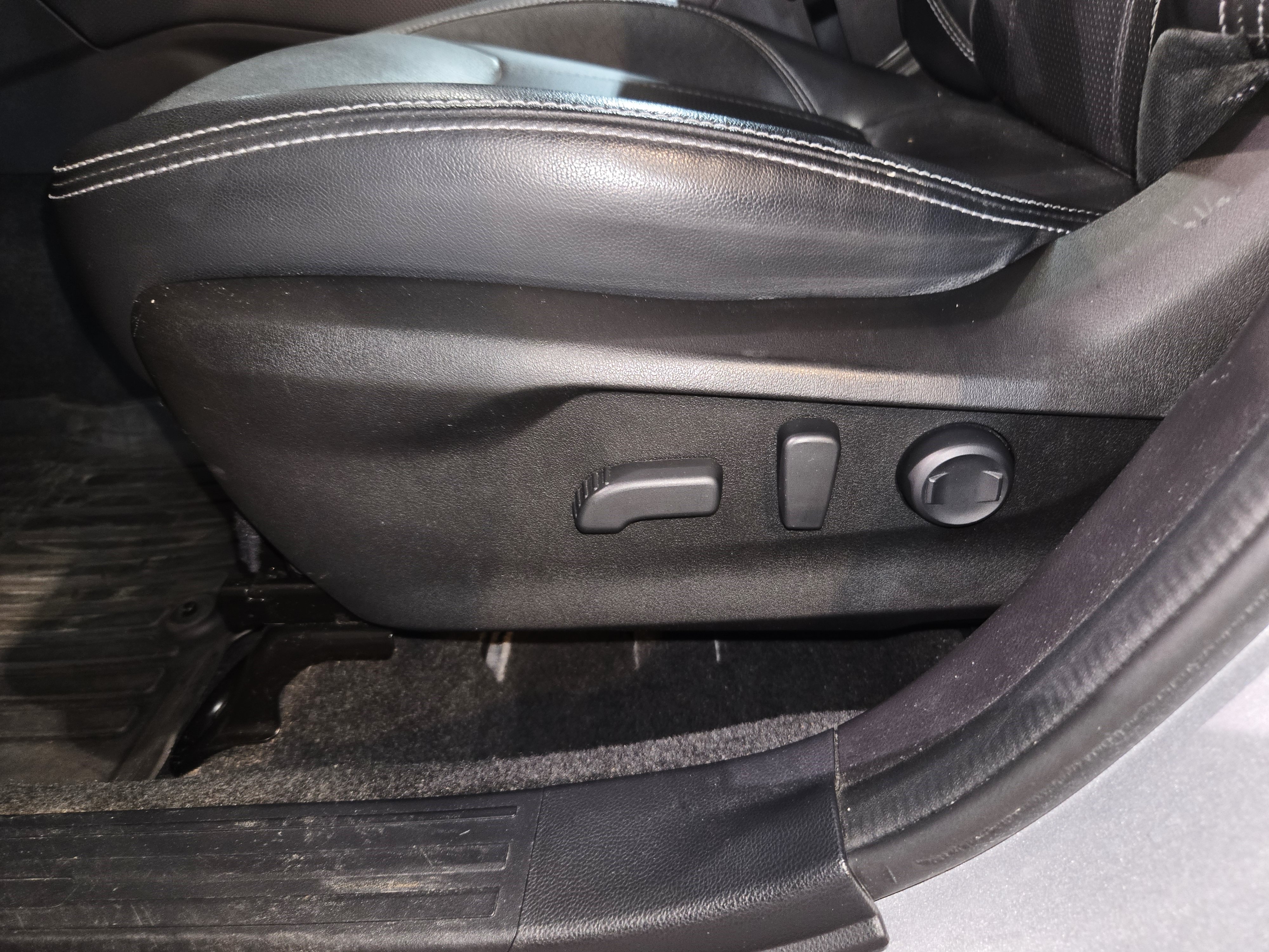 Used 2019 Subaru Forester Limited w/ Popular Package #3 AWD/4WD image 17