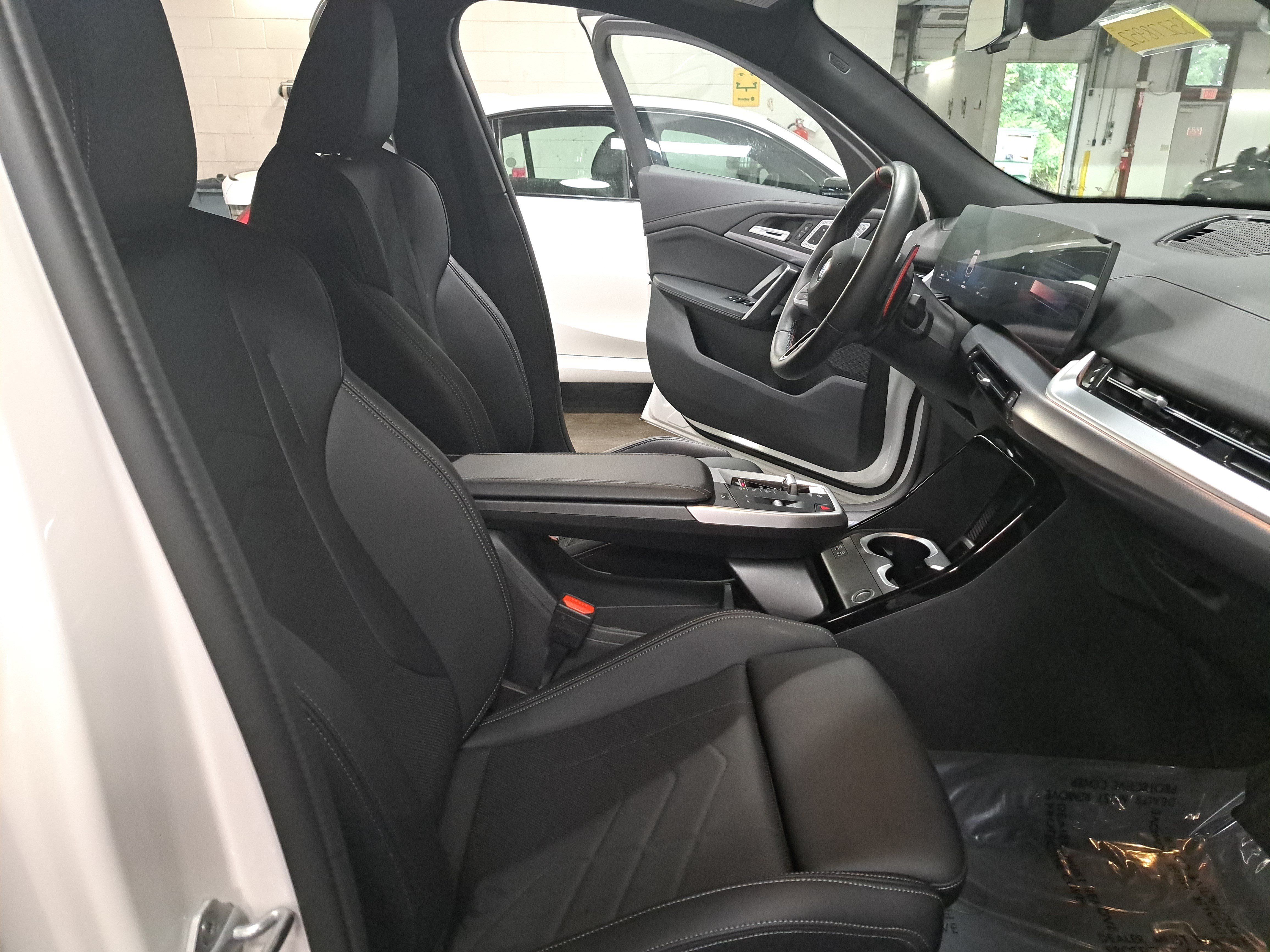 Used 2025 BMW X2 M35i AWD/4WD image 10