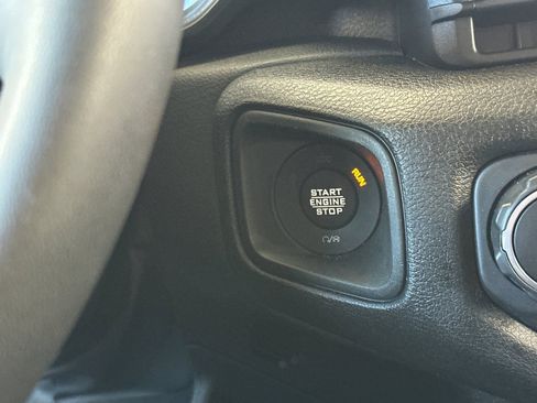 Used 2024 Jeep Wrangler Unlimited AWD/4WD image 21