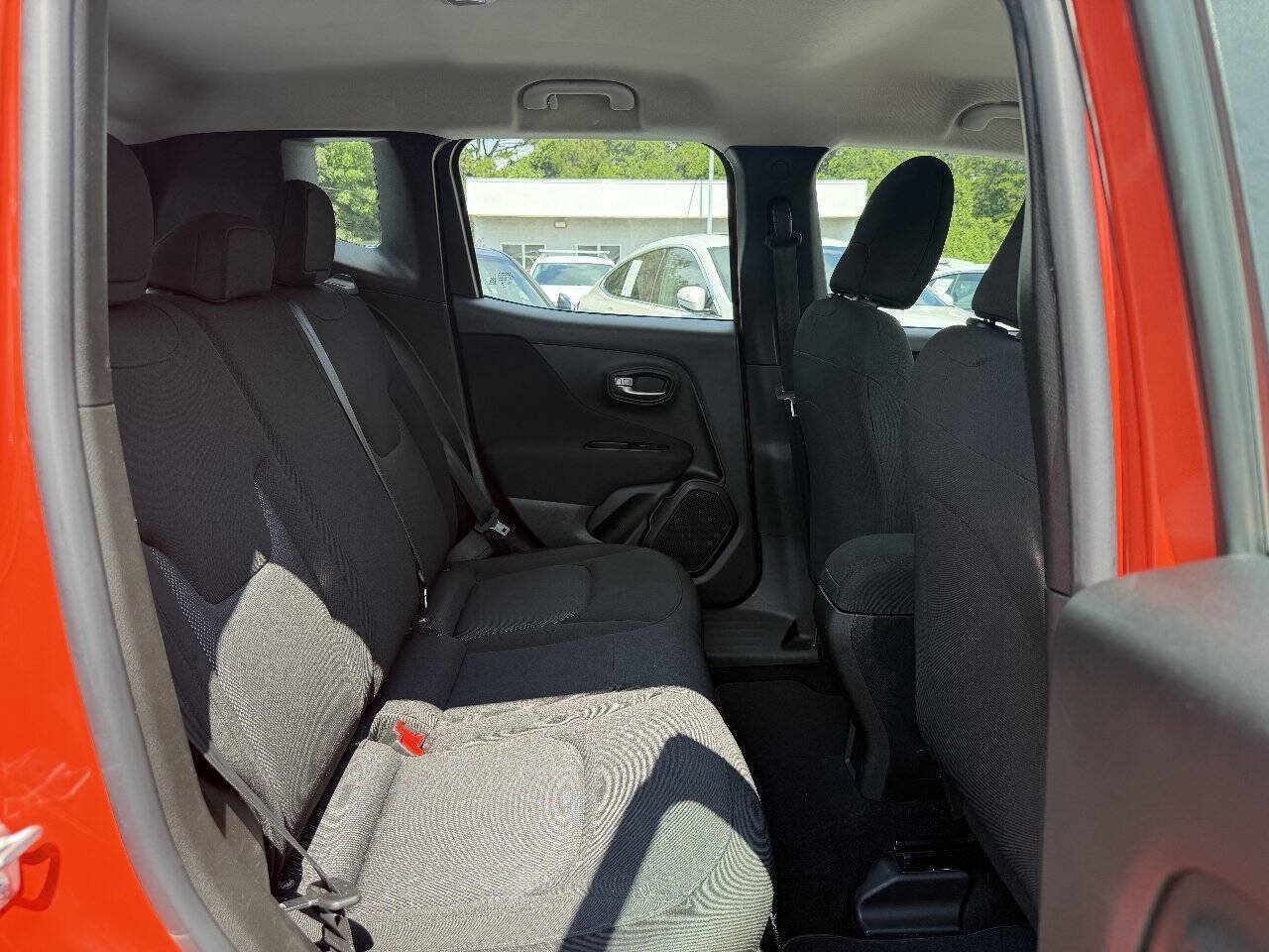Used 2019 Jeep Renegade Sport FWD image 15
