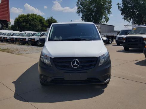 Used 2018 Mercedes-Benz Metris image 4