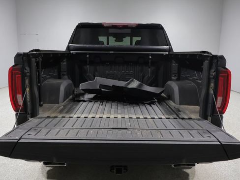 Used 2023 GMC Sierra 1500 Denali w/ Technology Package AWD/4WD image 4