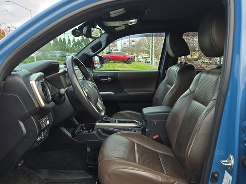 Used 2019 Toyota Tacoma Limited image 23