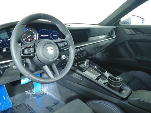 Used 2023 Porsche 911 Dakar image 6