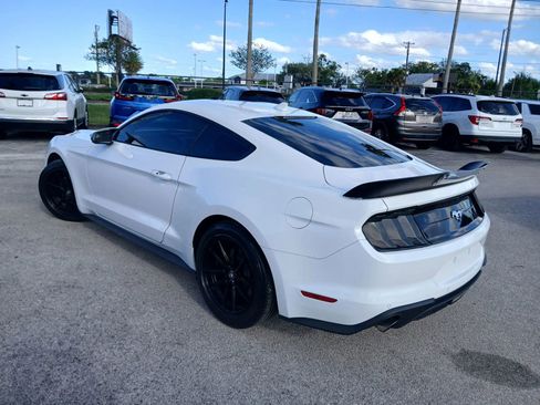 Used 2020 Ford Mustang Premium RWD image 4