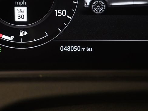 Used 2019 Land Rover Range Rover Velar S AWD/4WD image 23