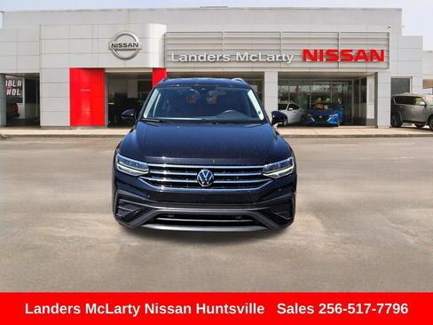 Used 2024 Volkswagen Tiguan SE image 11