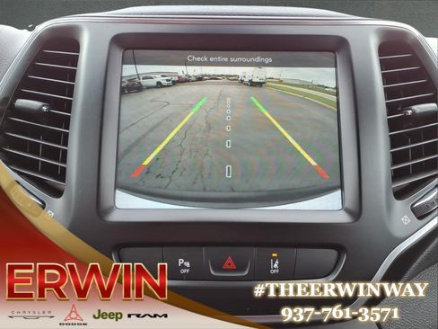 Used 2021 Jeep Cherokee Latitude Lux w/ Comfort/Convenience Group AWD/4WD image 21