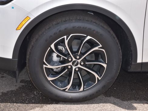 New 2026 Lincoln Nautilus Premier w/ Equipment Group 102A AWD/4WD image 39