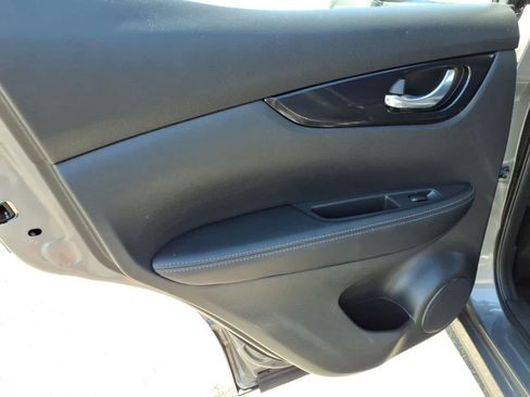 Certified 2018 Nissan Rogue Sport SV AWD/4WD image 12