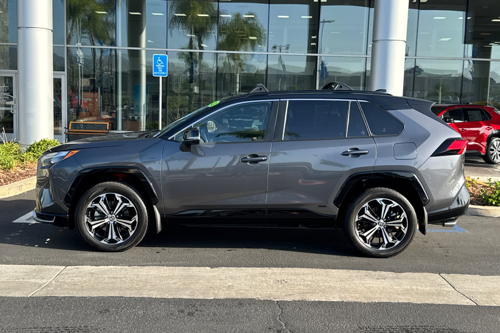 Used 2025 Toyota RAV4 XSE w/ Weather Package AWD/4WD image 7