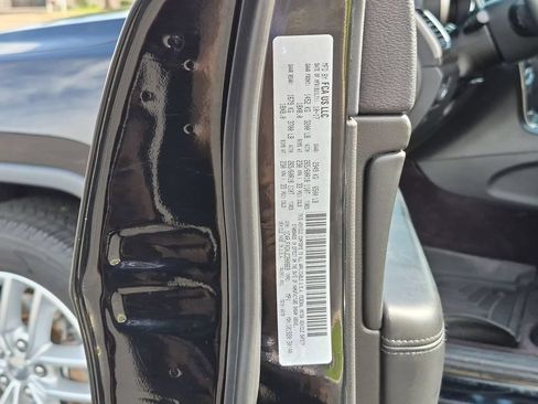 Used 2018 Jeep Grand Cherokee Laredo AWD/4WD image 33