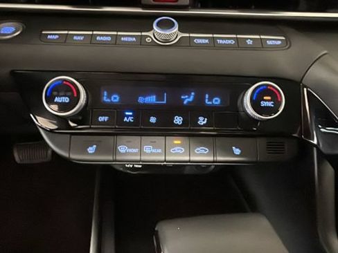 Certified 2023 Hyundai Elantra SEL w/ Convenience Package FWD image 23