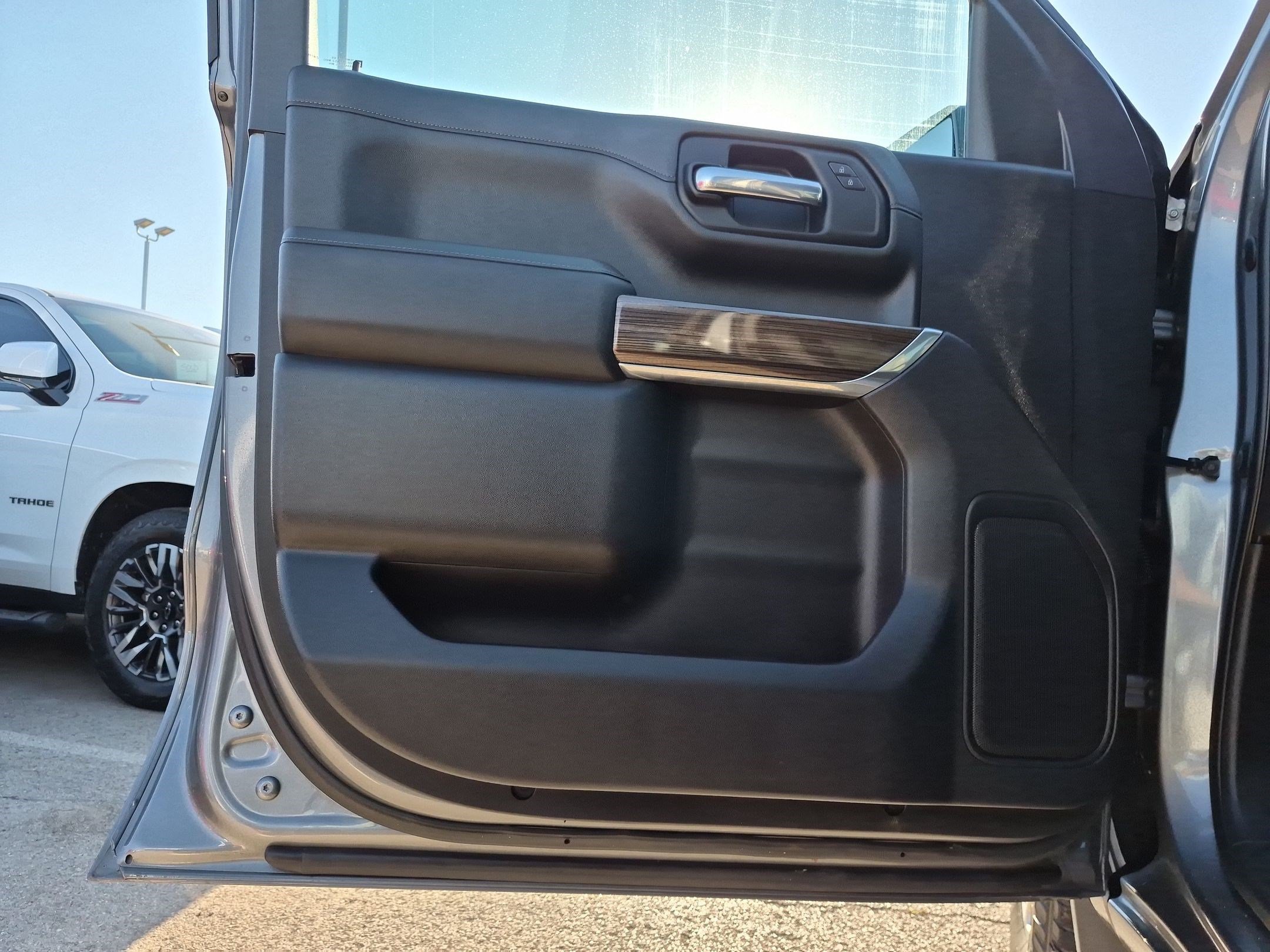 Used 2022 Chevrolet Silverado 1500 LT AWD/4WD image 12