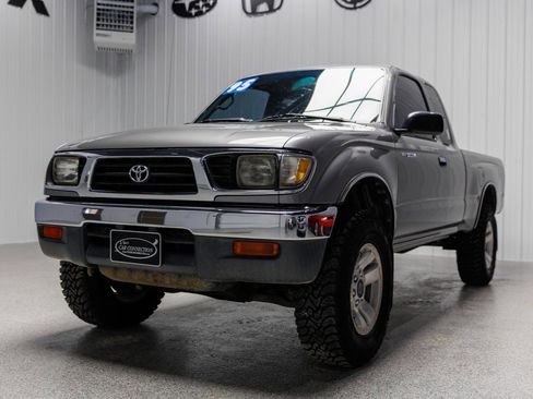 Used 1995 Toyota Tacoma 4x4 Xtracab image 2