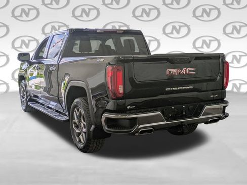 Used 2022 GMC Sierra 1500 SLT w/ X31 Off-Road Package AWD/4WD image 42