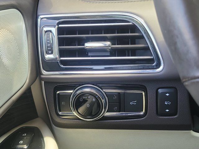 Used 2020 Lincoln Navigator Black Label w/ Cargo Convenience Package AWD/4WD image 7