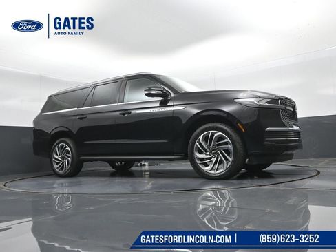 New 2026 Lincoln Navigator L Premier AWD/4WD image 49