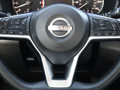 Used 2023 Nissan Altima 2.5 SV FWD image 15