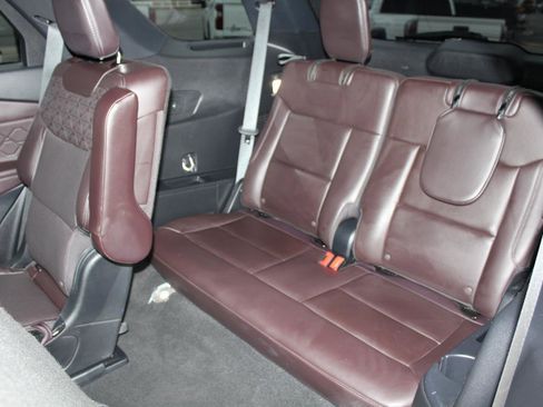 Used 2025 Ford Explorer Platinum w/ LUX Leather Package AWD/4WD image 66