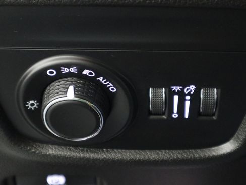 Used 2023 Jeep Grand Cherokee L Laredo image 34