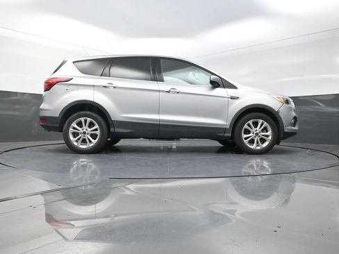 Used 2019 Ford Escape SE AWD/4WD image 38