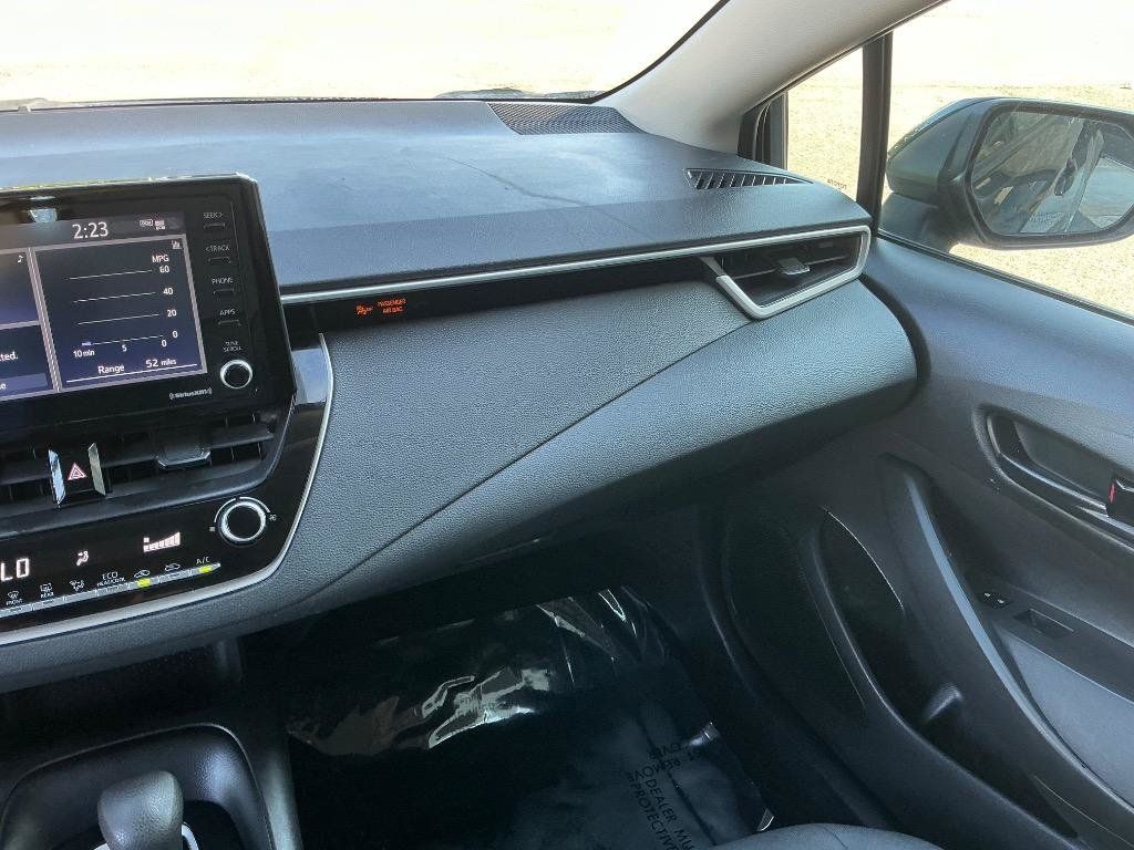 Used 2022 Toyota Corolla LE FWD image 18
