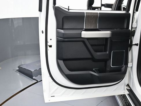 Used 2021 Ford F250 Lariat w/ Lariat Value Package image 38