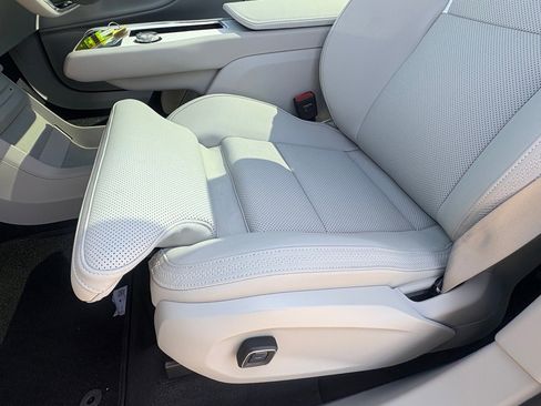 New 2025 Volvo EX90 Plus w/ Protection Package Premier image 15