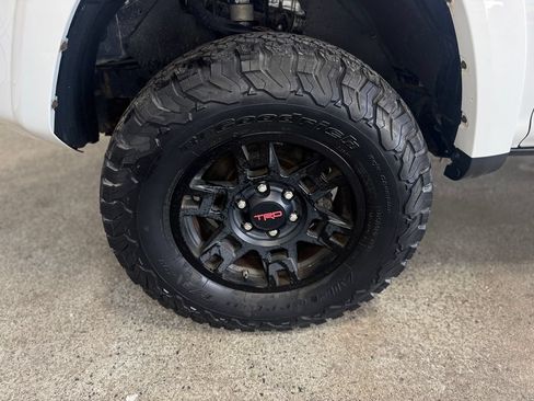 Used 2020 Toyota 4Runner TRD Off-Road Premium w/ Moonroof Package AWD/4WD image 26