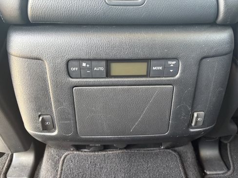 Used 2020 Nissan Armada SL image 29