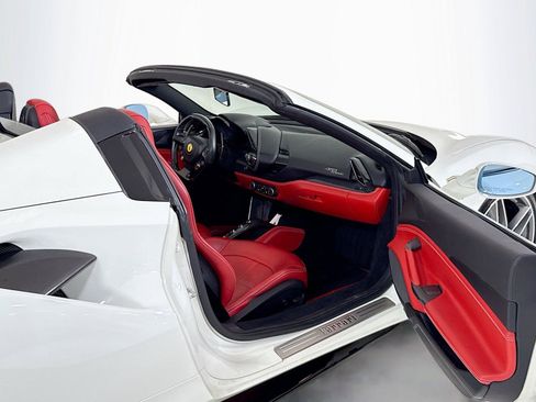 Used 2018 Ferrari 488 Spider RWD image 24