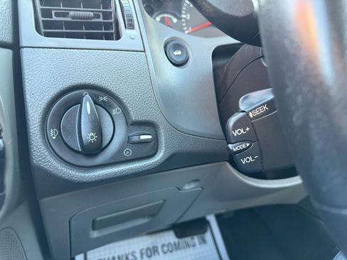 Used 2005 Ford Focus SES FWD image 20