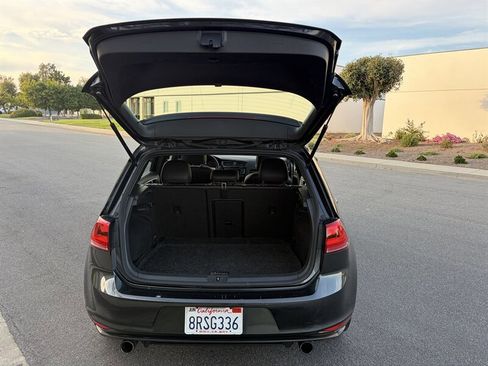 Used 2017 Volkswagen GTI SE image 6