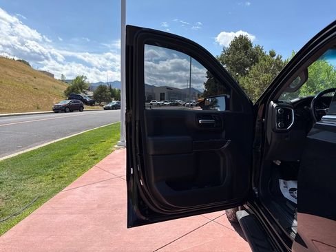 Used 2021 GMC Sierra 1500 SLT w/ SLT Premium Package AWD/4WD image 8