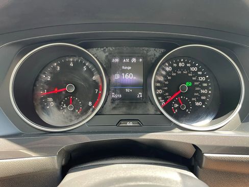 Used 2021 Volkswagen Tiguan SE image 17