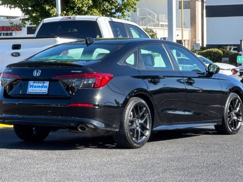 Used 2023 Honda Civic Sport image 9