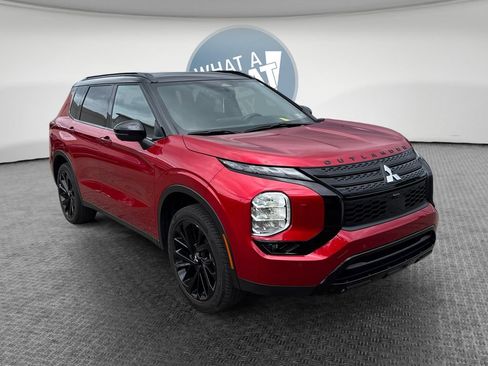 Used 2024 Mitsubishi Outlander SEL Black Edition AWD/4WD image 1