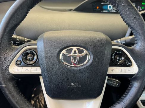 Certified 2017 Toyota Prius Prime Advanced FWD image 25