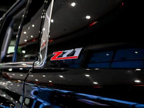 Used 2020 Chevrolet Suburban LT image 15