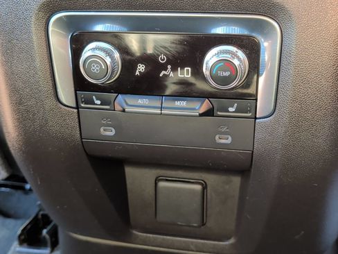 Used 2021 GMC Yukon Denali w/ Denali Premium Package AWD/4WD image 32