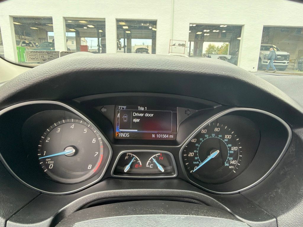 Used 2014 Ford Focus Titanium FWD image 23