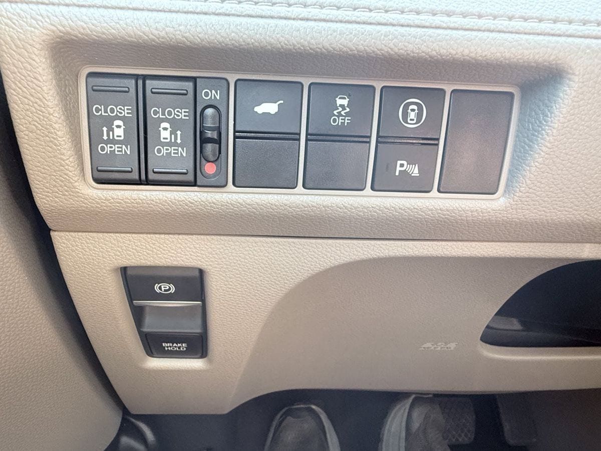 Used 2021 Honda Odyssey Elite image 16