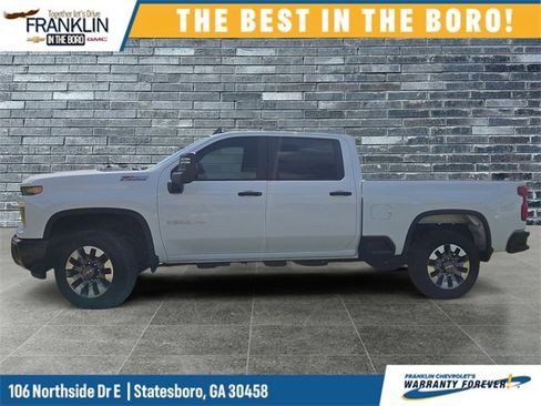 Used 2025 Chevrolet Silverado 2500 Custom w/ Custom Value Package image 2